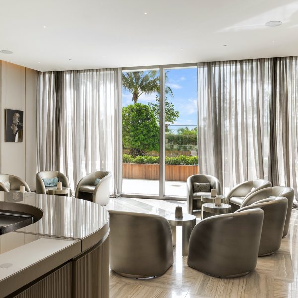 Lounge with Bar - Armani Casa